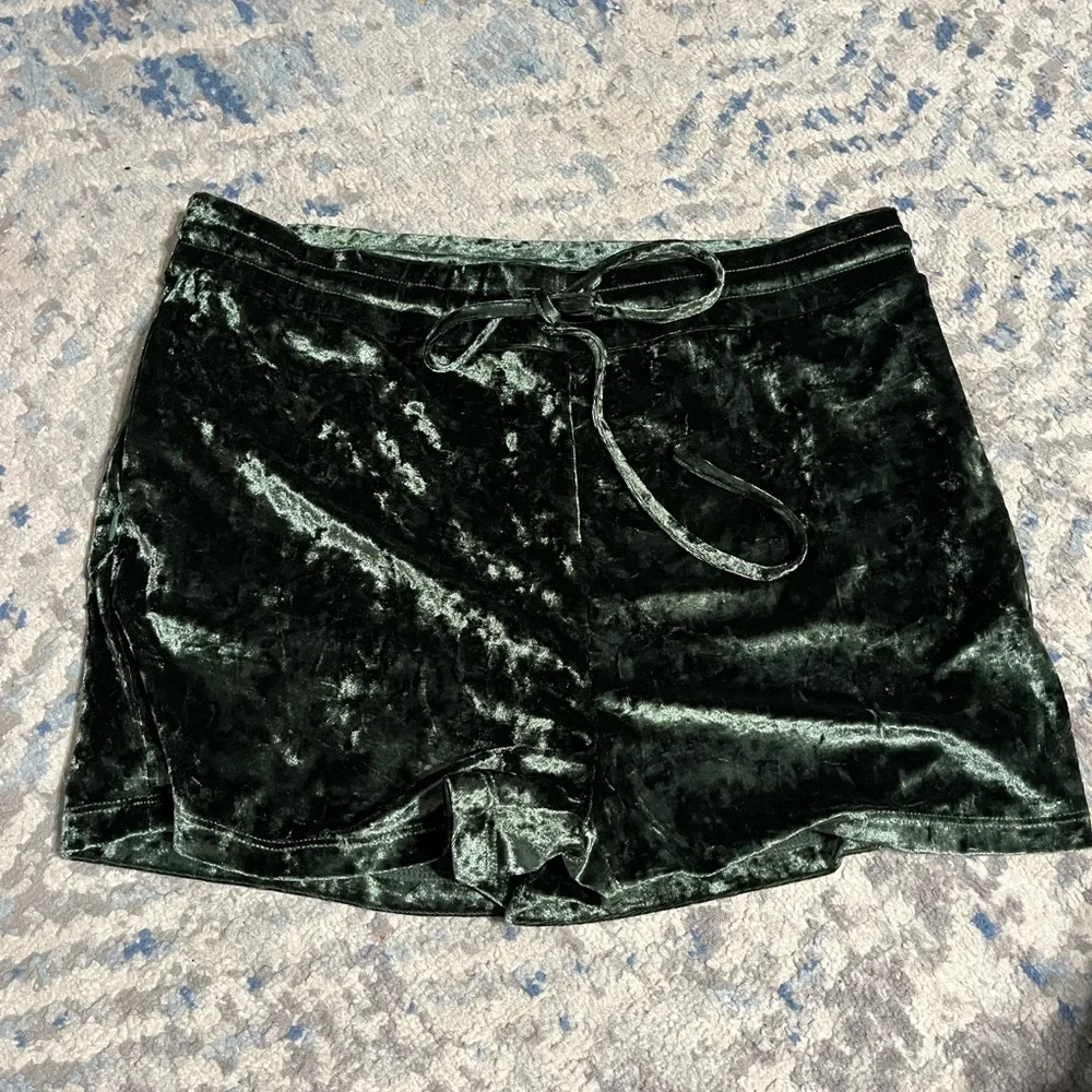 nwot buff bunny green velvet shorts - Picture 3 of 5